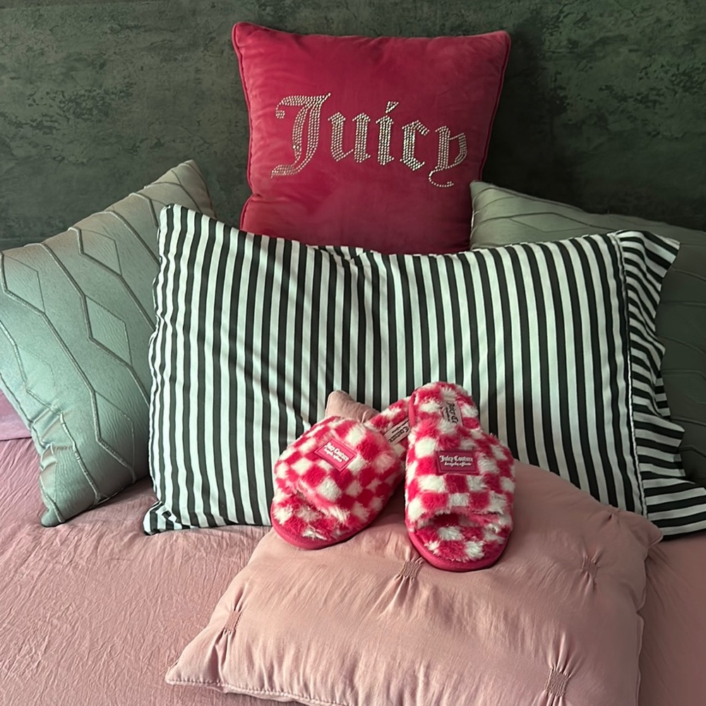 Juicy Couture Pink and White Checkered Slippers
